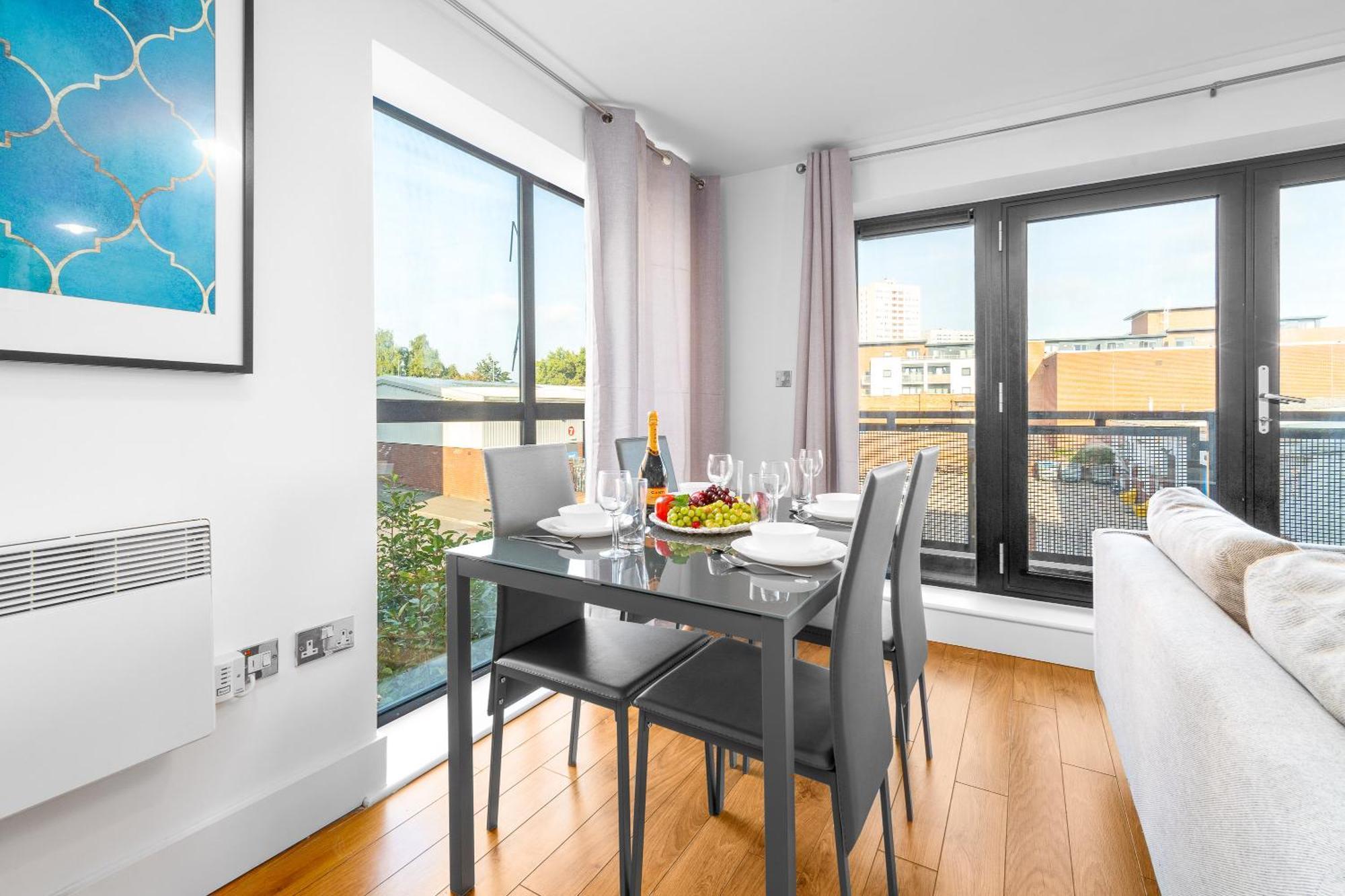 Stylish Birmingham City Centre - 2 Bed - Secure Parking - 5Ac Exterior photo